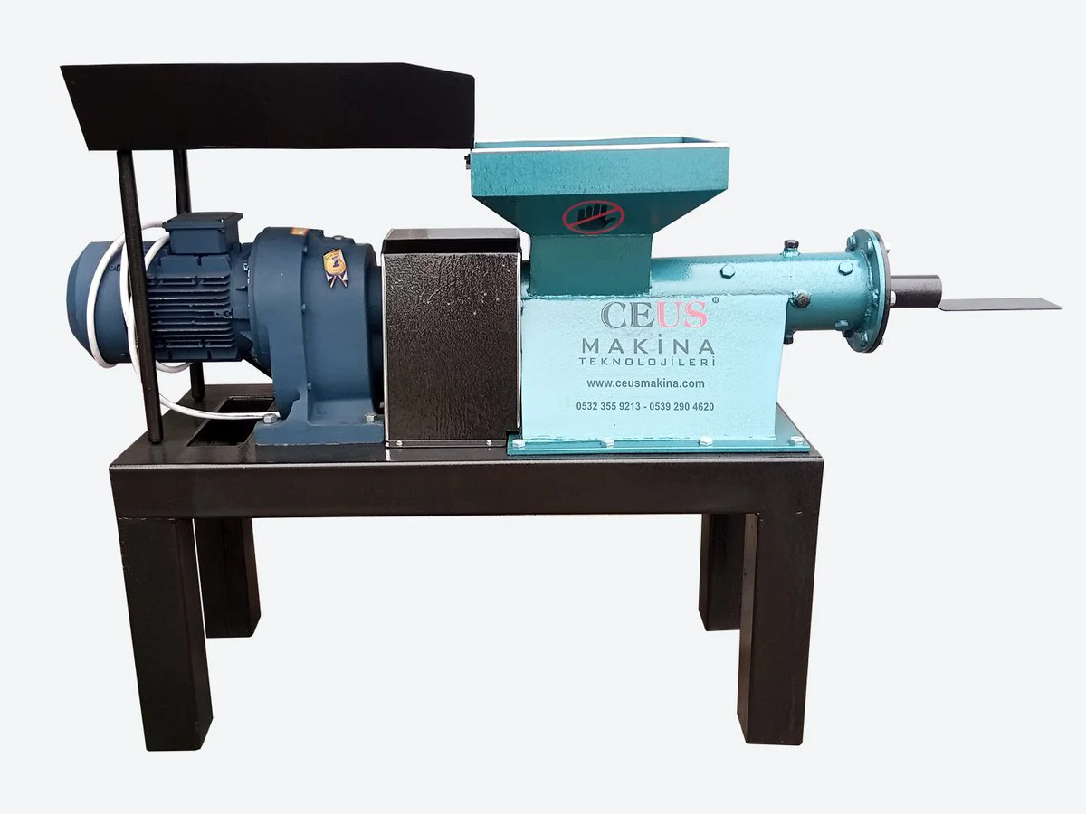 CEUS CM 200 kömür pres makinesi